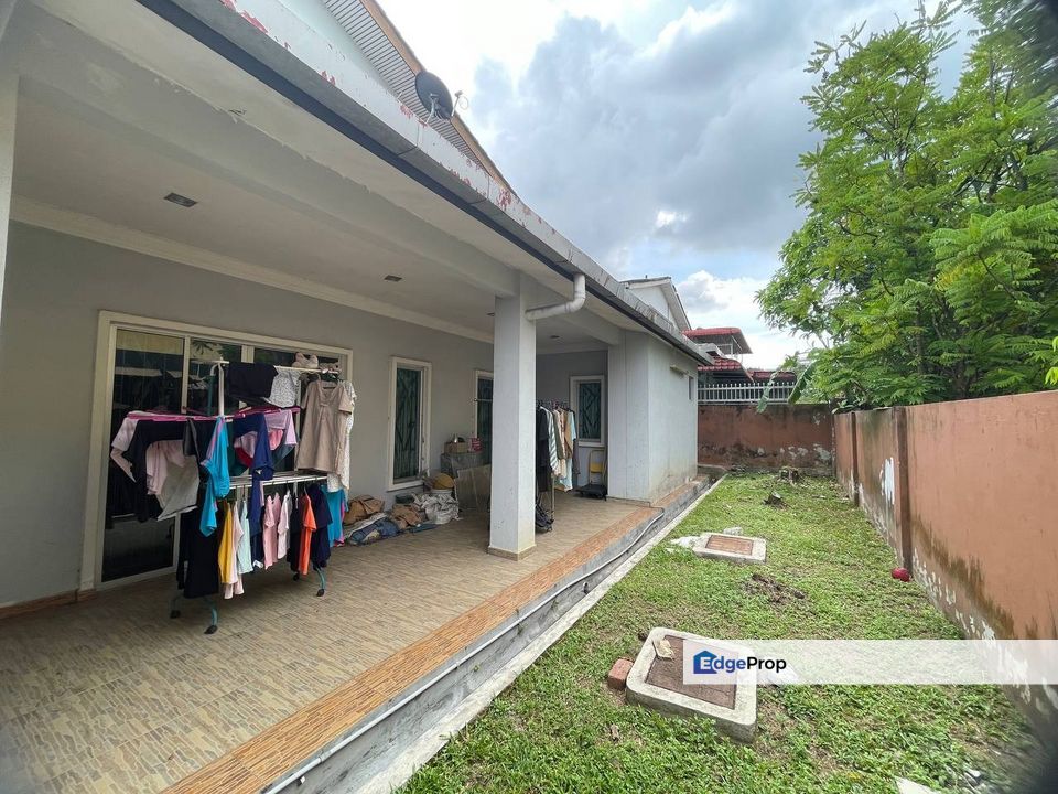 SHAH ALAM SEKSYEN 3 SEMI DETACHED HOUSE FOR SALE, Selangor, Shah Alam