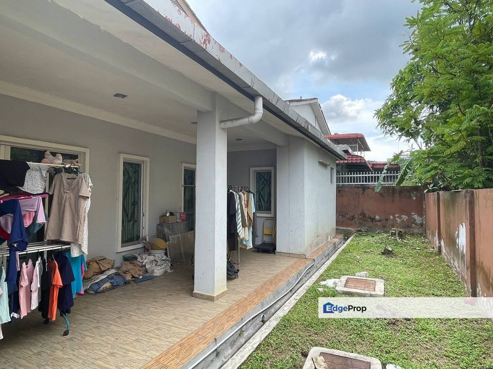 SHAH ALAM SEKSYEN 3 SEMI DETACHED HOUSE FOR SALE, Selangor, Shah Alam