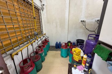 SHOP LOT AT VISTA MILLENIUM CONDOMINIUM PUCHONG PERDANA FOR SALE