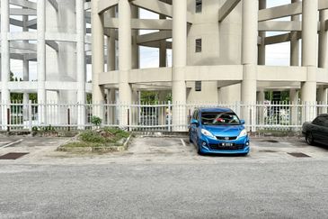 SHOP LOT AT VISTA MILLENIUM CONDOMINIUM PUCHONG PERDANA FOR SALE