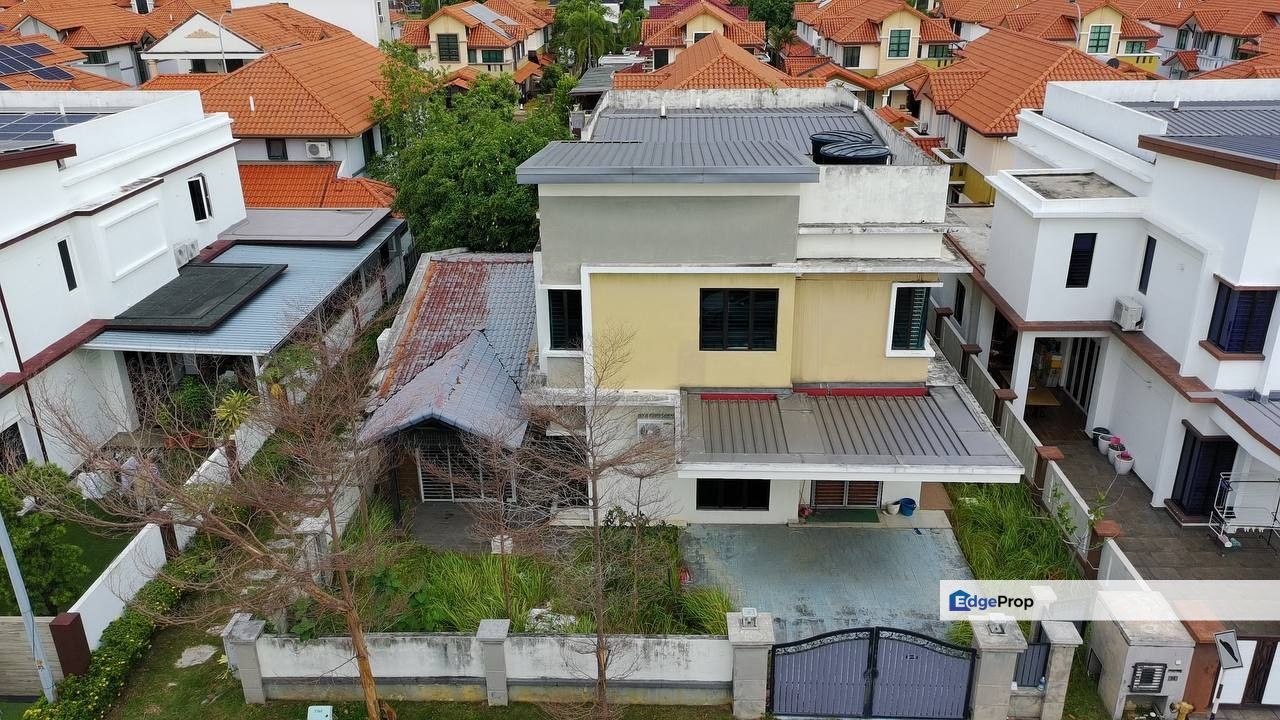 AMAN PERDANA KLANG BUNGALOW WITH SWIMMING POOL HOUSE FOR SALE, Selangor, Klang