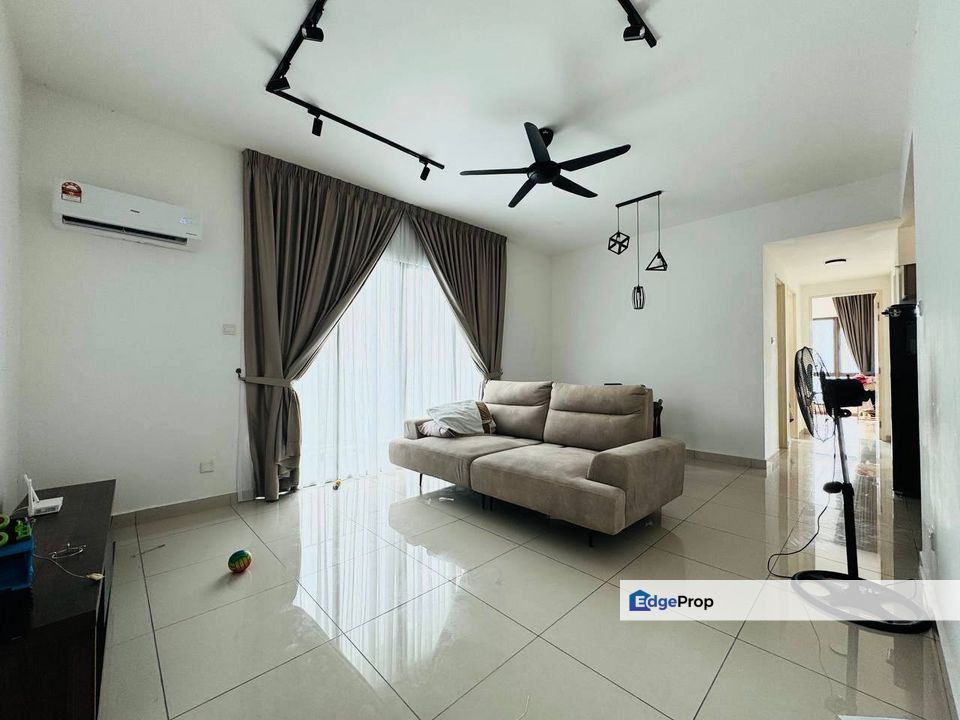CYBERJAYA LAKE POINT RESIDENCES CORNER UNIT CONDO FOR SALE, Selangor, Cyberjaya