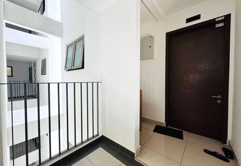 Lake Point Residence