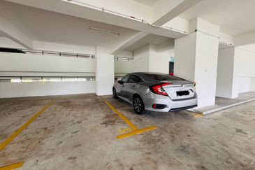 Lake Point Residence