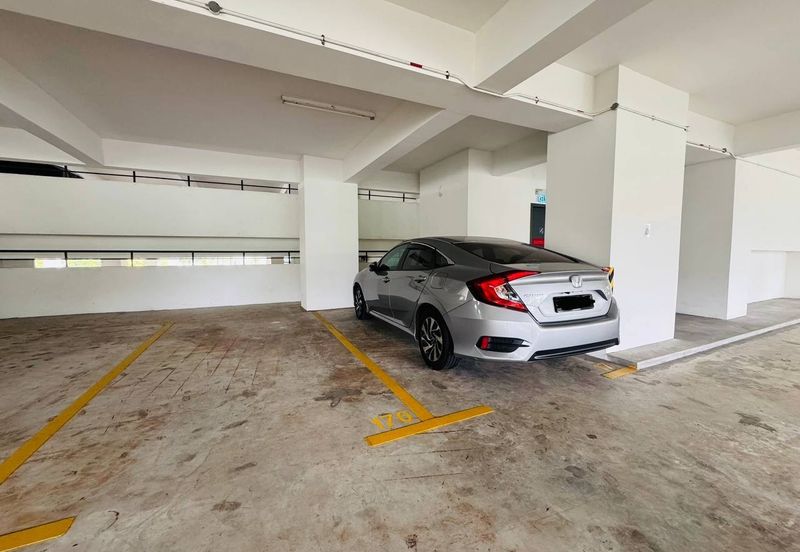 Lake Point Residence