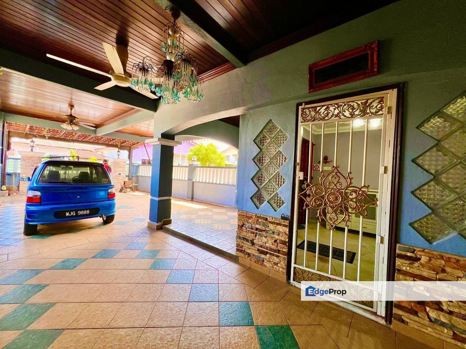 KLANG KAMPUNG DELEK TAMAN SERI DELEK RENOVATED DOUBLE STOREY HOUSE FOR SALE, Selangor, Klang