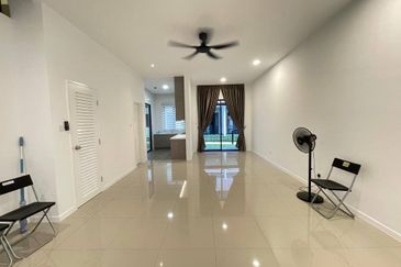 Reef Of Tropics, Setia Eco Glades