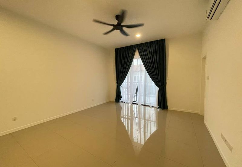 Reef Of Tropics, Setia Eco Glades