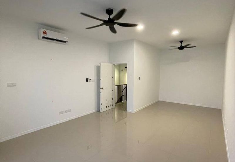 Reef Of Tropics, Setia Eco Glades