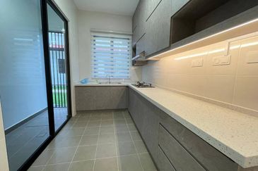 Reef Of Tropics, Setia Eco Glades