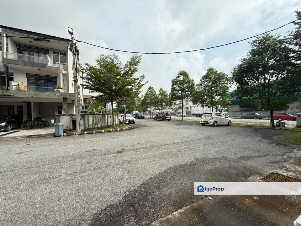 BANDAR SAUJANA PUTRA DESA SAUJANA 2 TRIPLE STOREY TOWNHOUSE FOR SALE, Selangor, Jenjarom