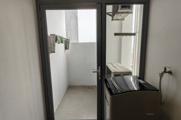 Lake Front Residence Condominium, Cyberjaya 💥💰 For Sale Ready To Move In Unit Cyberjaya💥💰