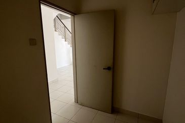 Bandar Bukit Raja Saron 2 Storey Terrace House