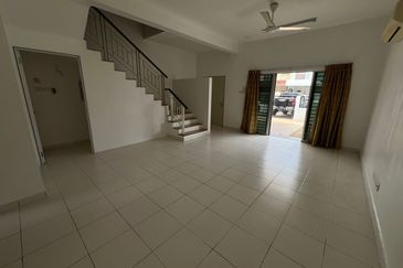 Bandar Bukit Raja Saron 2 Storey Terrace House