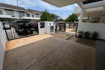 Bandar Bukit Raja Saron 2 Storey Terrace House