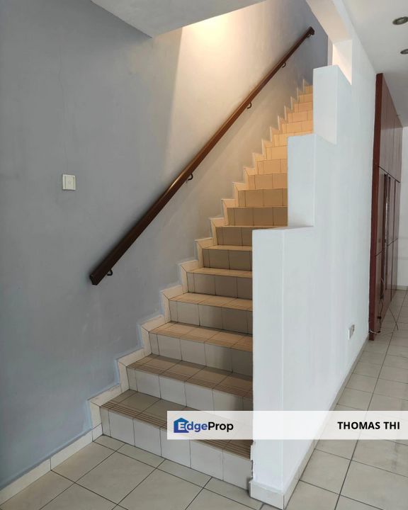 Klang, BAYU TINGGI 2 Storey Partial Furnished House for Rent RM2,200, Selangor, Klang