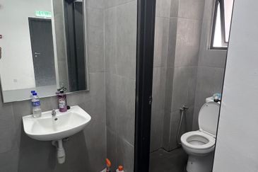 EDUSENTRAL SETIA ALAM 3RD FLOOR OFFICE UNIT FOR RENT