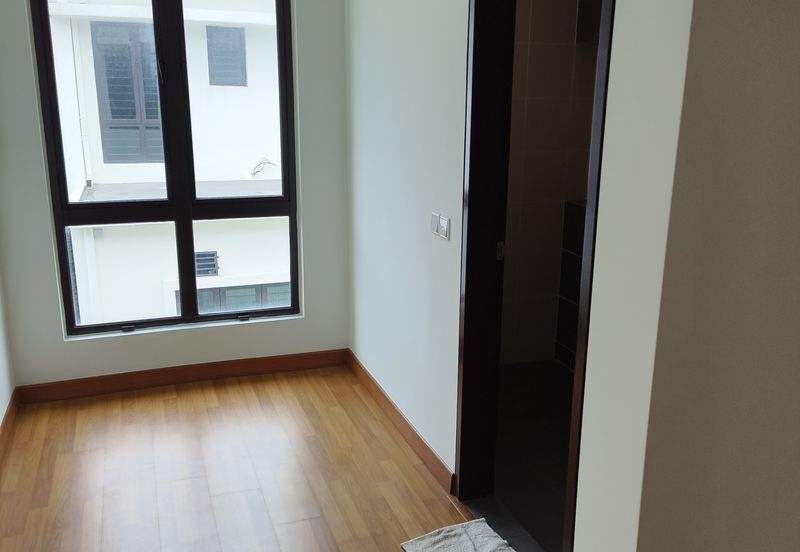 ATHIRA, Bandar Bukit Raja