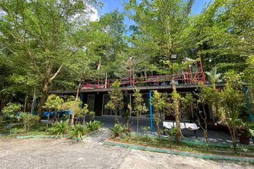 Chalet di Sungai Sendat, Ulu Yam, Batang Kali