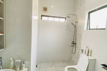 DOUBLE STOREY CORNER BUNGALOW, BIDAI RESIDENCE, BUKIT JELUTONG