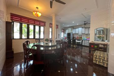 Jalan Suasana, Bandar Tun Hussein Onn