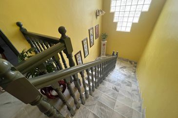 Jalan Suasana, Bandar Tun Hussein Onn