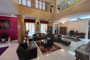 Jalan Suasana, Bandar Tun Hussein Onn