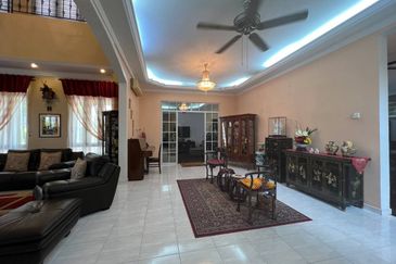 Jalan Suasana, Bandar Tun Hussein Onn