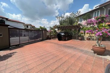 Jalan Suasana, Bandar Tun Hussein Onn