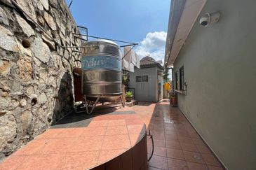 Jalan Suasana, Bandar Tun Hussein Onn