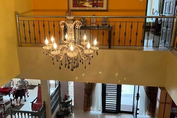 Jalan Suasana, Bandar Tun Hussein Onn