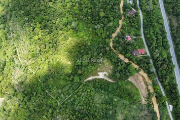 Sungai Kenering Perak - Tanah Pertanian untuk dijual [Tepi Sungai, 4.8 ekar]