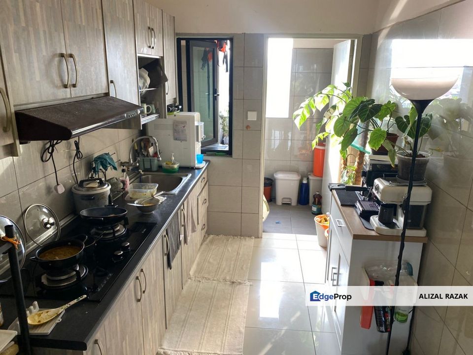 Bandar Tun Hussein Onn Cheras - Tasik Vista Residen For Sale [FREEHOLD, Corner Unit + 2 Parking], Selangor, Cheras