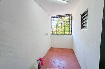 Vista Apartment, Damansara Damai