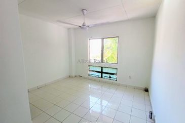 Vista Apartment, Damansara Damai