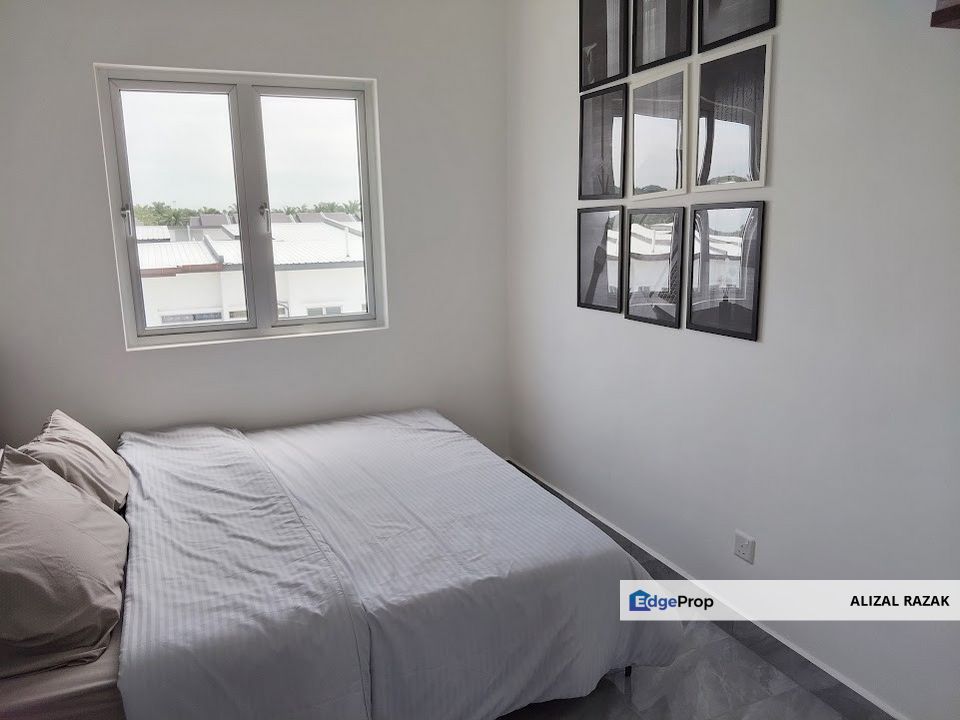 Near KLIA - Apartment For Sale [2 parking, Gated & Guarded & Modern Concept], Selangor, Sepang