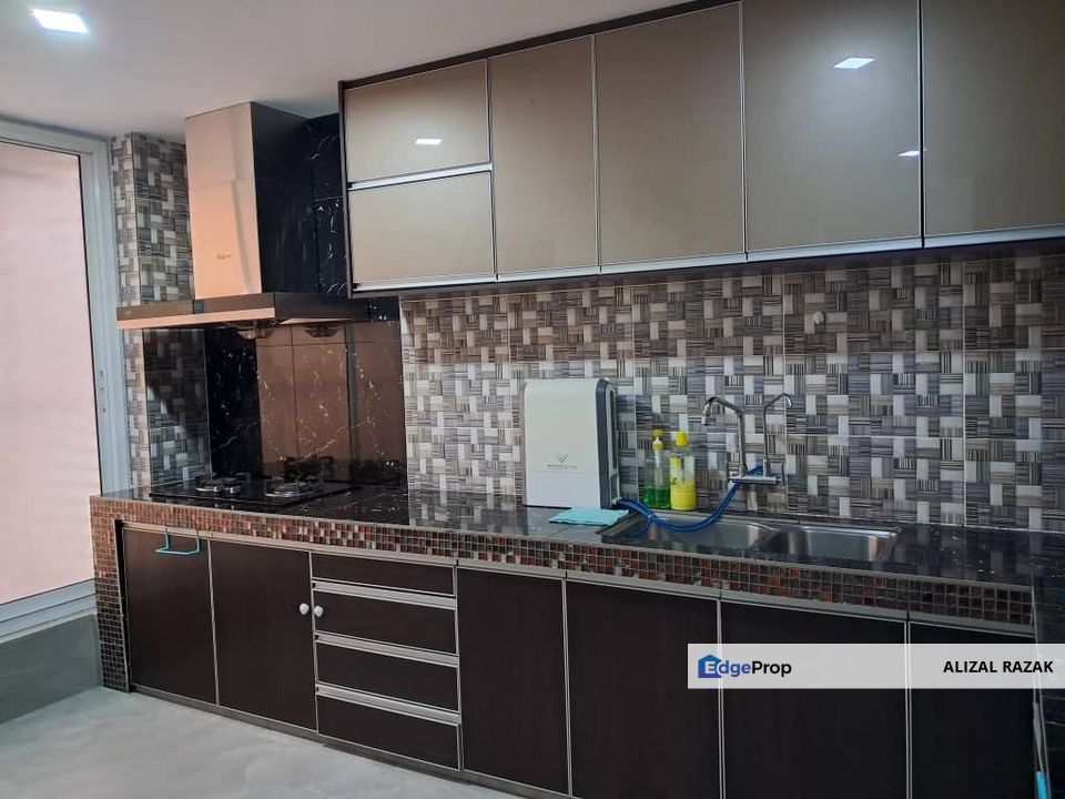 Kota Damansara - De Rozelle Condo For Sale [Fully Furnished, nearby school and Forest Reserve], Selangor, Kota Damansara