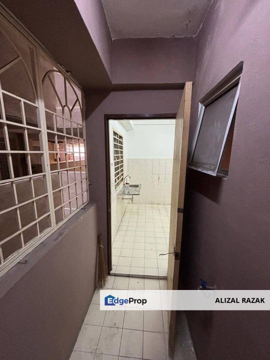 Sri Ria Apartment For Sale @ Sg Chua Kajang [FREEHOLD, Level 1 with lift] - same level with car park, Selangor, Kajang