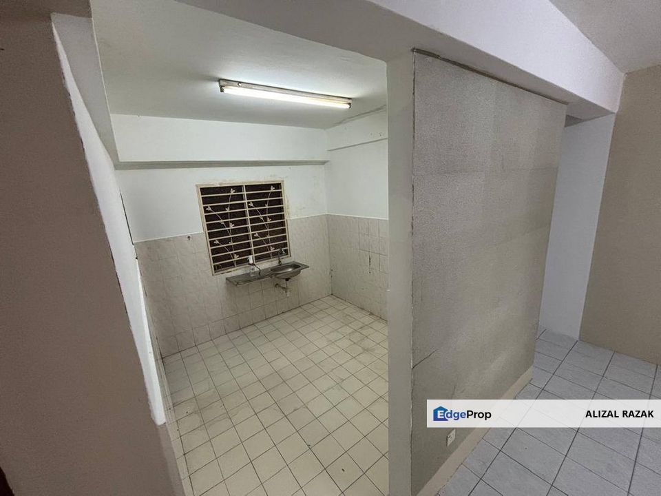 Sri Ria Apartment For Sale @ Sg Chua Kajang [FREEHOLD, Level 1 with lift] - same level with car park, Selangor, Kajang