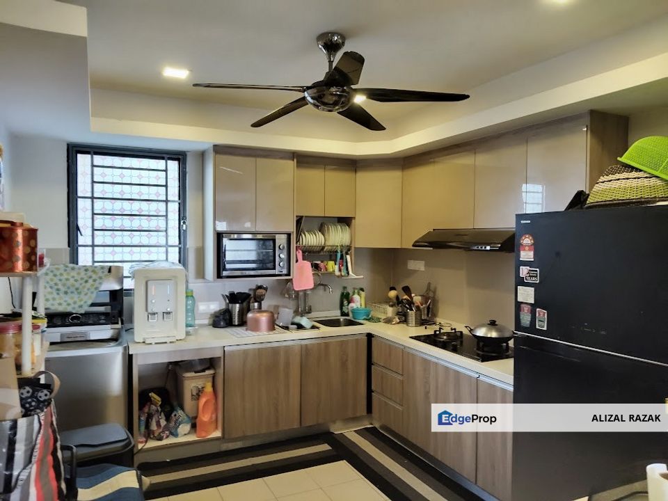 Residensi Alami @ Seksyen 13 Shah Alam For Sale [Corner, Renovated Kitchen, visible from Federal Highway], Selangor, Shah Alam