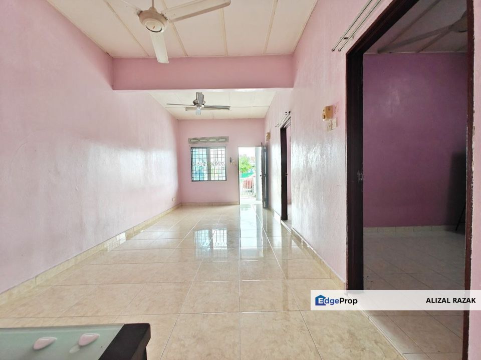 Taman Banting Baru - Single Storey Terrace House For Sale [FREEHOLD, Extended Kitchen & Fully Tiles], Selangor, Banting