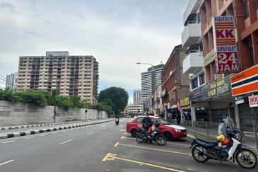 Jalan Sentul