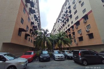 Aman Putra Apartment