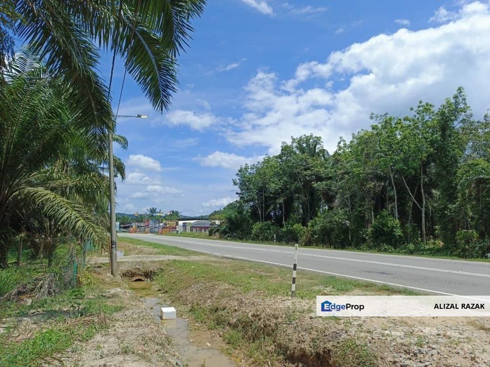 Tanah 6 ekar TEPI JALAN untuk dijual @ Serting Ulu, Jempol, Negeri Sembilan - keliling tanah zoning industri dan perumahan, Negeri Sembilan, Jempol