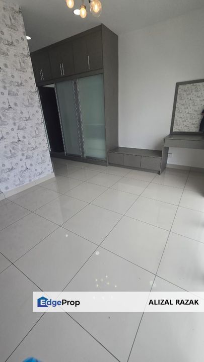 Oasis 2 Residence For Sale @ Mutiara Heights Kajang [Freehold, Below Value, Renovated] - 2 parking, Good Condition, Selangor, Kajang