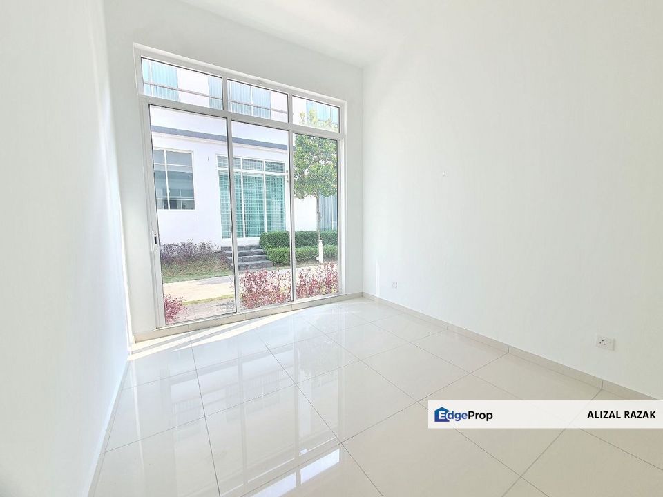 Double Storey Terrace House Merrydale Eco Majestic Semenyih For Sale [Like New, Below Value, Freehold], Selangor, Semenyih