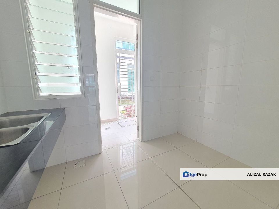 Double Storey Terrace House Merrydale Eco Majestic Semenyih For Sale [Like New, Below Value, Freehold], Selangor, Semenyih