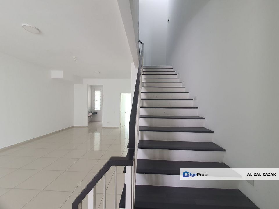 Double Storey Terrace House Merrydale Eco Majestic Semenyih For Sale [Like New, Below Value, Freehold], Selangor, Semenyih