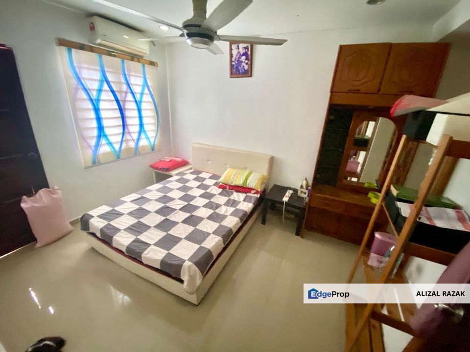 Taman Kajang Mewah For Sale [Renovated & Extended] FREEHOLD, 7 rooms, Below Value, Selangor, Kajang