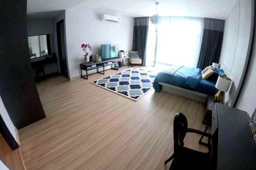 New 3 Storey Landed House at Puchong, Big Build Up size 3800 sq feet